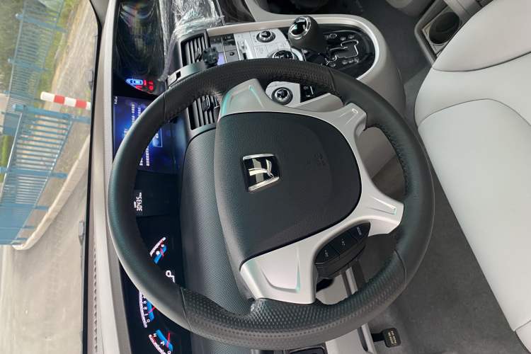 Used Luxgen Great 7 MPV 2016 2.0T Luxury Model Interior 9
