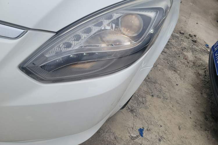 Used Luxgen Great 7 MPV 2016 2.0T Luxury Model Left Front Headlight
