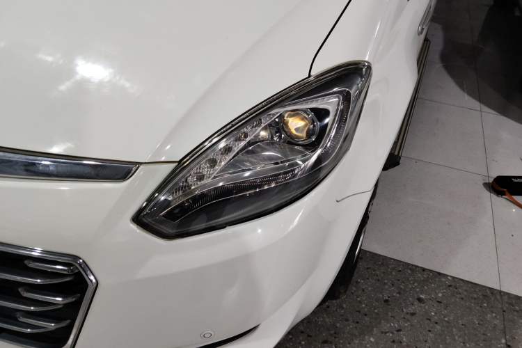 Used Luxgen Great 7 MPV 2016 2.2T Smart Enjoyment Version Left Front Headlight