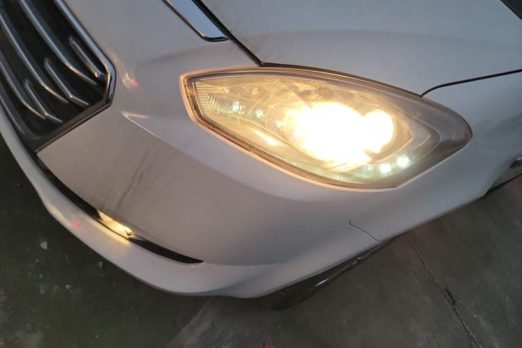Used Luxgen Great 7 MPV 2016 2.0T Luxury Model Left Front Headlight