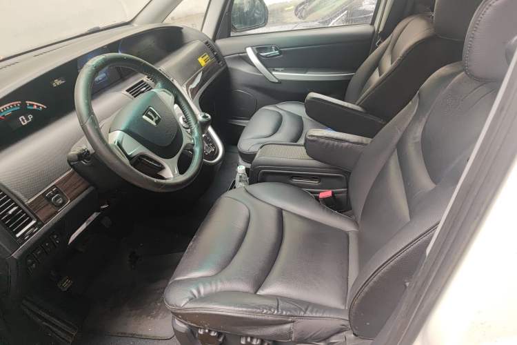Used Luxgen Great 7 MPV 2016 2.0T Comfort Edition Left Front Seat