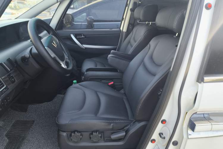 Used Luxgen Great 7 MPV 2016 2.0T Luxury Model Left Front Seat