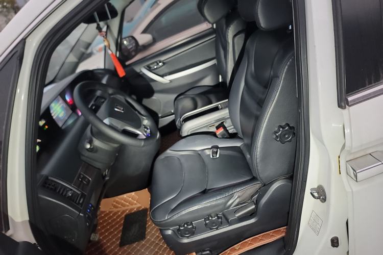 Used Luxgen Great 7 MPV 2016 2.0T Luxury Model Left Front Seat