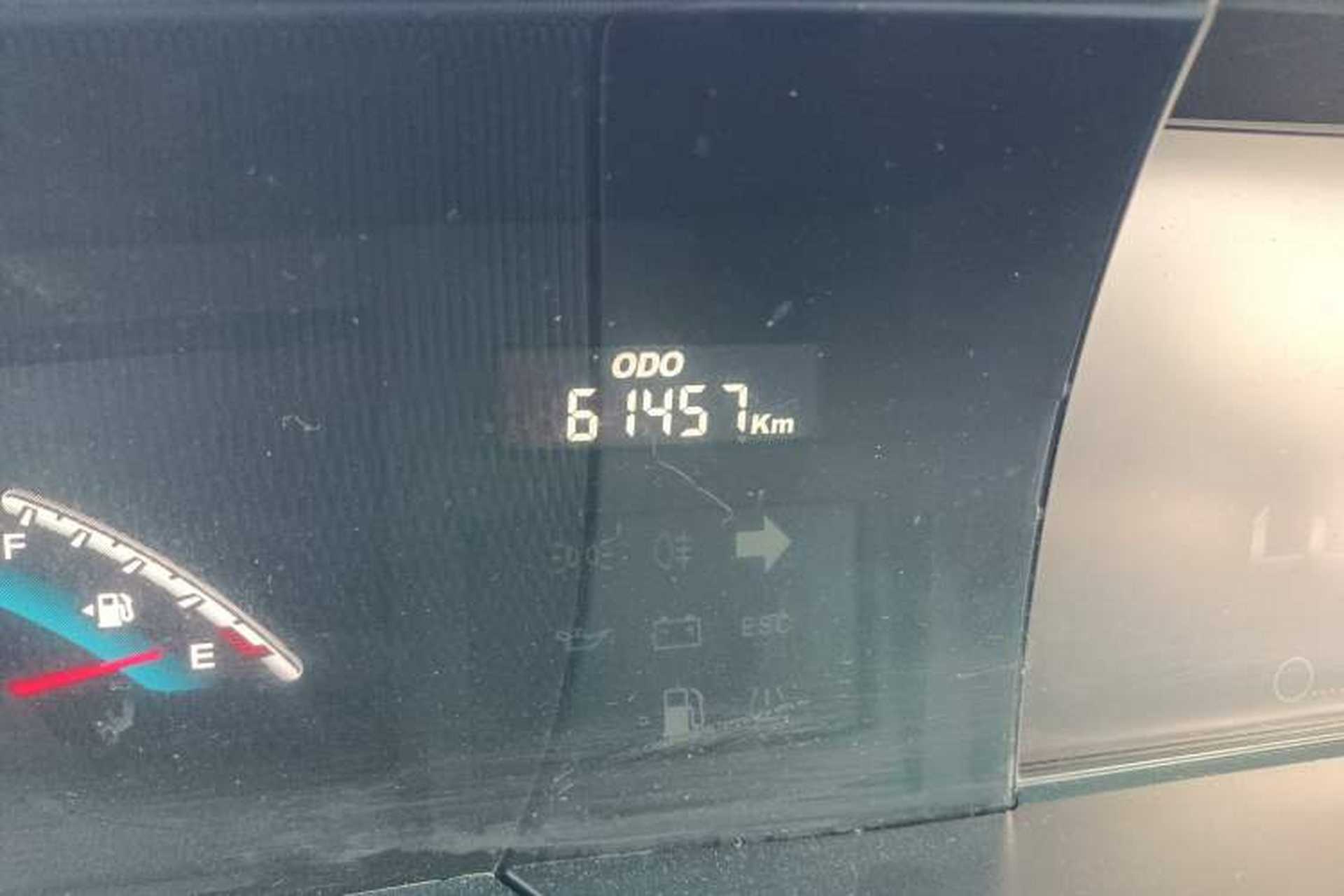 Used Luxgen Great 7 MPV 2016 2.2T Smart Enjoyment Version Odometer Close Up