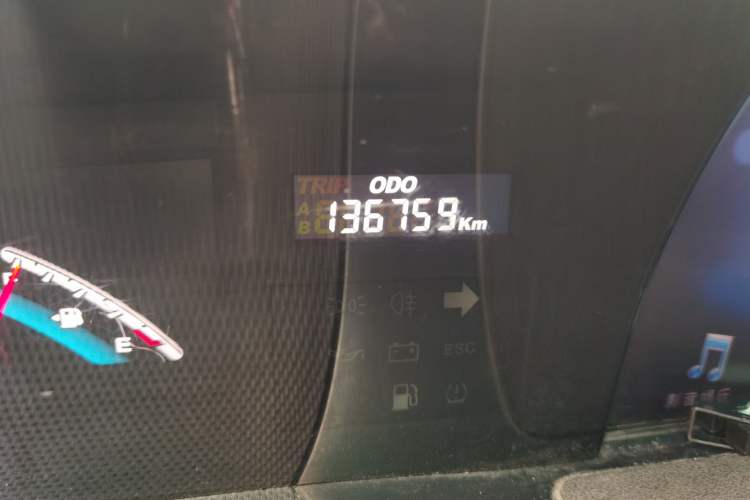Used Luxgen Great 7 MPV 2016 2.0T Luxury Model Odometer Close Up