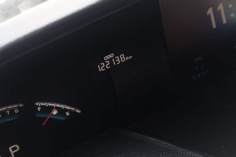 Used Luxgen Great 7 MPV 2016 2.0T Luxury Model Odometer Close Up