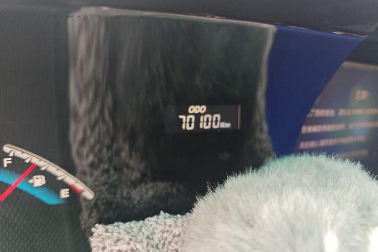 Used Luxgen Great 7 MPV 2016 2.0T Luxury Model Odometer Close Up