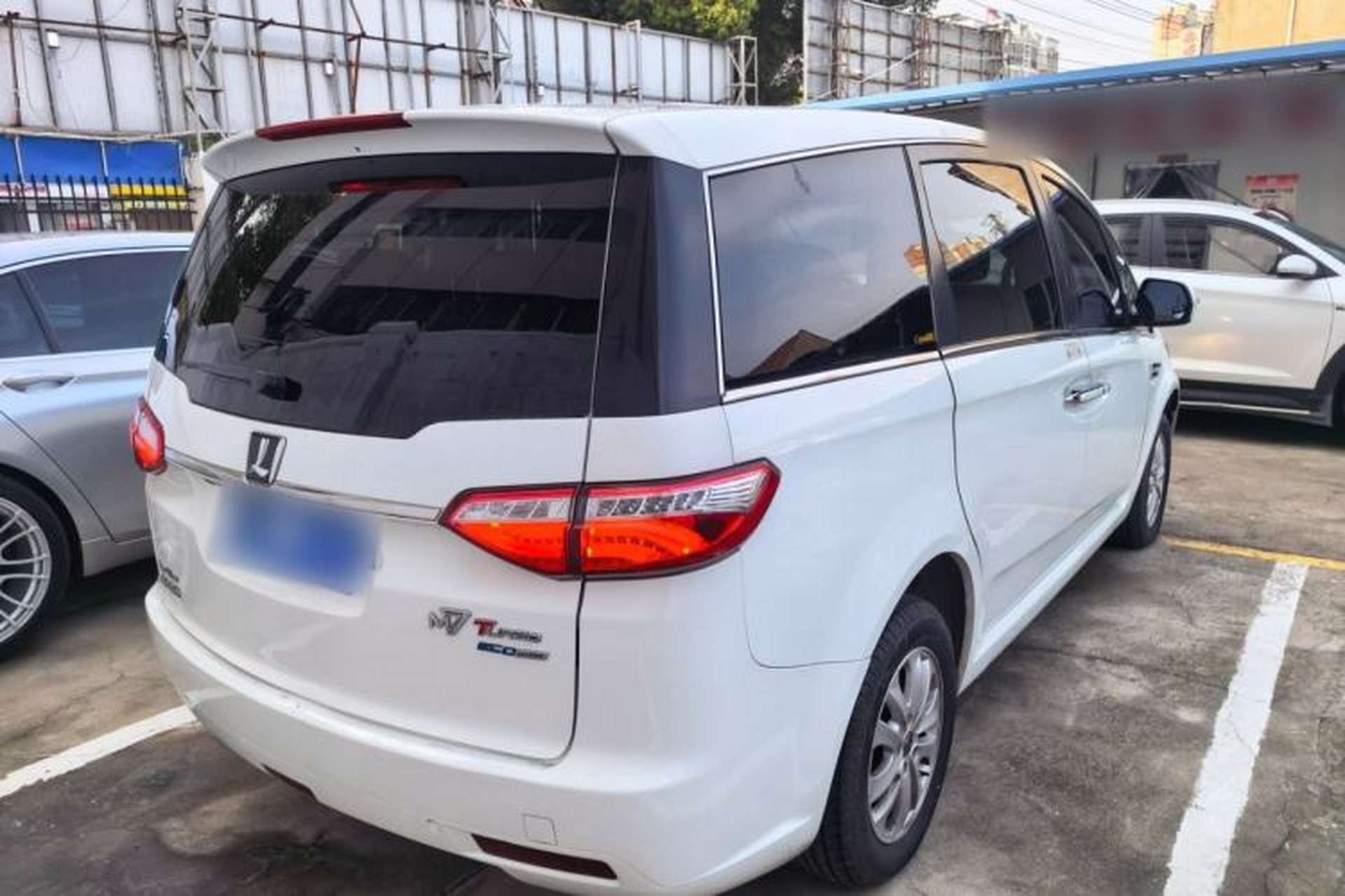 Used Luxgen Great 7 MPV 2016 2.0T Comfort Edition Rear Right 45 Deg