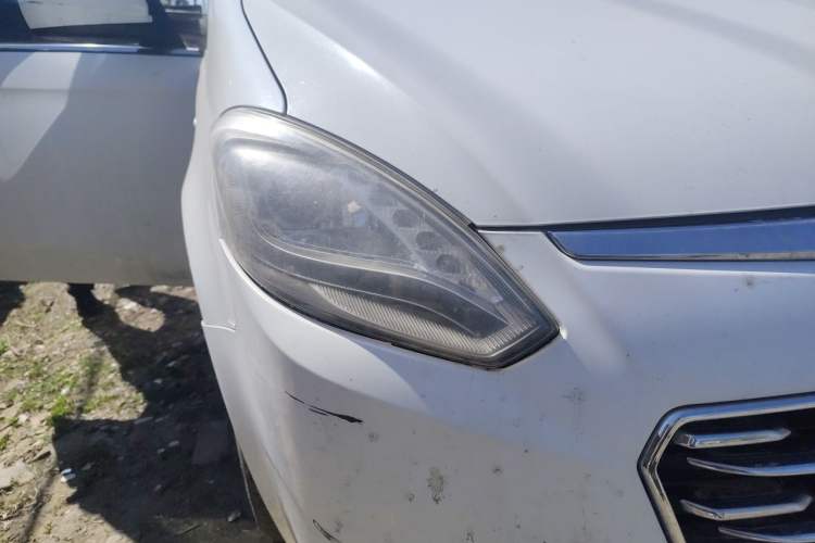 Used Luxgen Great 7 MPV 2016 2.0T Comfort Edition Right Front Headlight