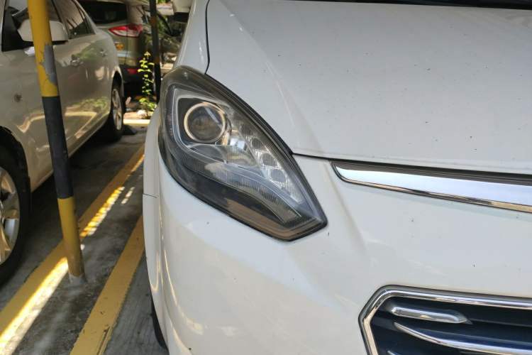 Used Luxgen Great 7 MPV 2016 2.2T Smart Enjoyment Version Right Front Headlight