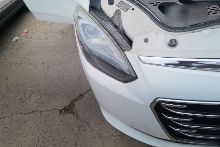 Used Luxgen Great 7 MPV 2016 2.0T Luxury Model Right Front Headlight