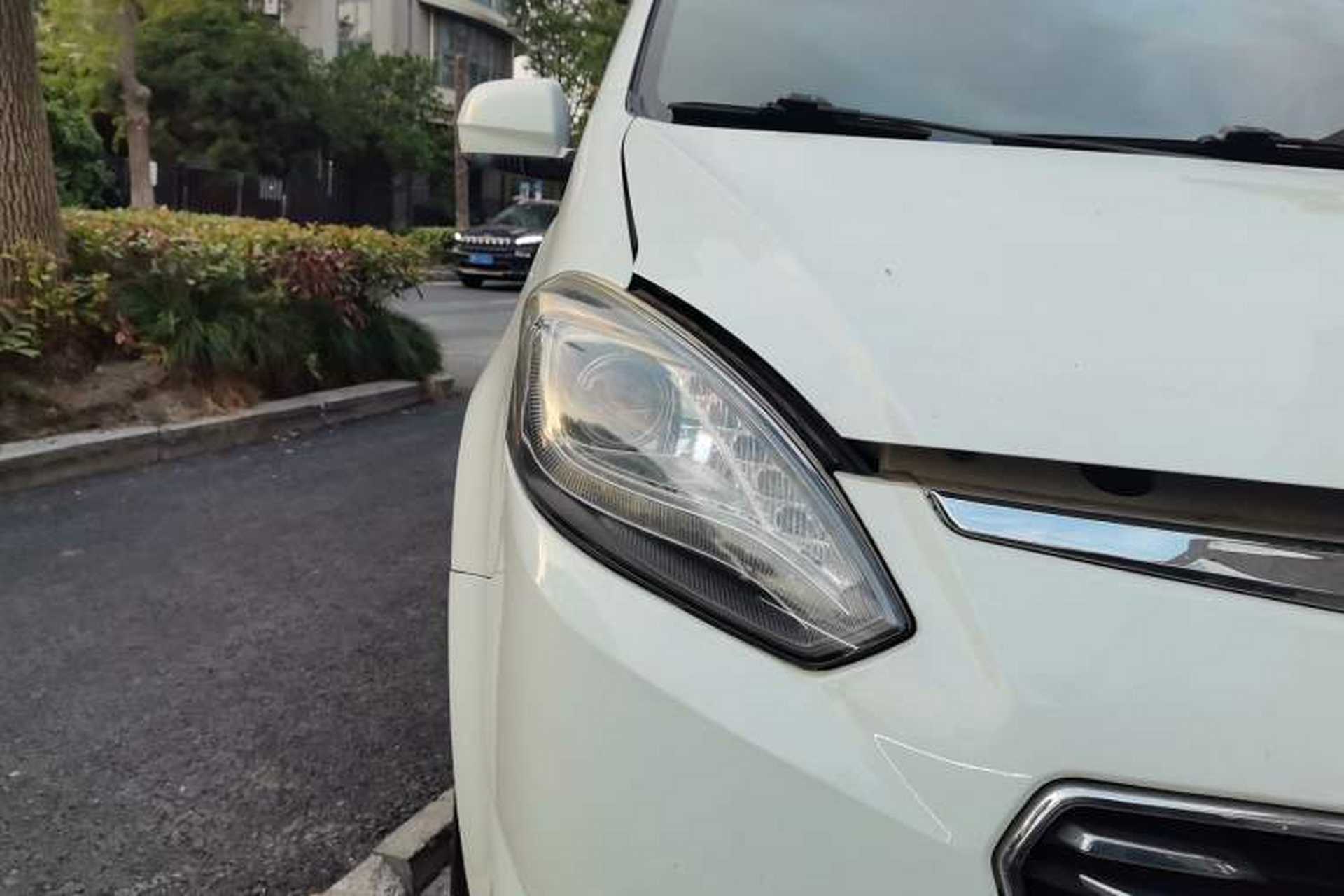 Used Luxgen Great 7 MPV 2016 2.0T Luxury Model Right Front Headlight