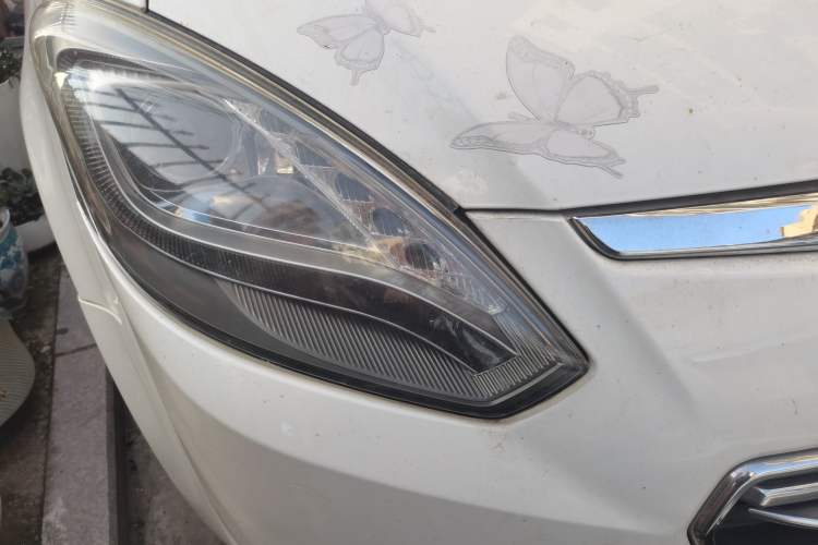 Used Luxgen Great 7 MPV 2016 2.0T Luxury Model Right Front Headlight