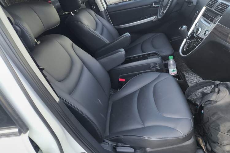 Used Luxgen Great 7 MPV 2016 2.0T Luxury Model Right Front Seat
