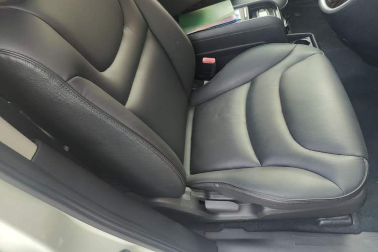 Used Luxgen Great 7 MPV 2016 2.0T Luxury Model Right Front Seat