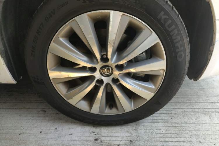 Used Luxgen Great 7 MPV 2016 2.2T Smart Enjoyment Version Right Front Wheel Hub