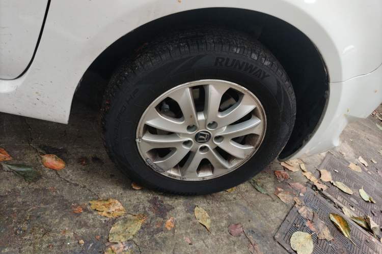 Used Luxgen Great 7 MPV 2016 2.0T Comfort Edition Right Front Wheel Hub