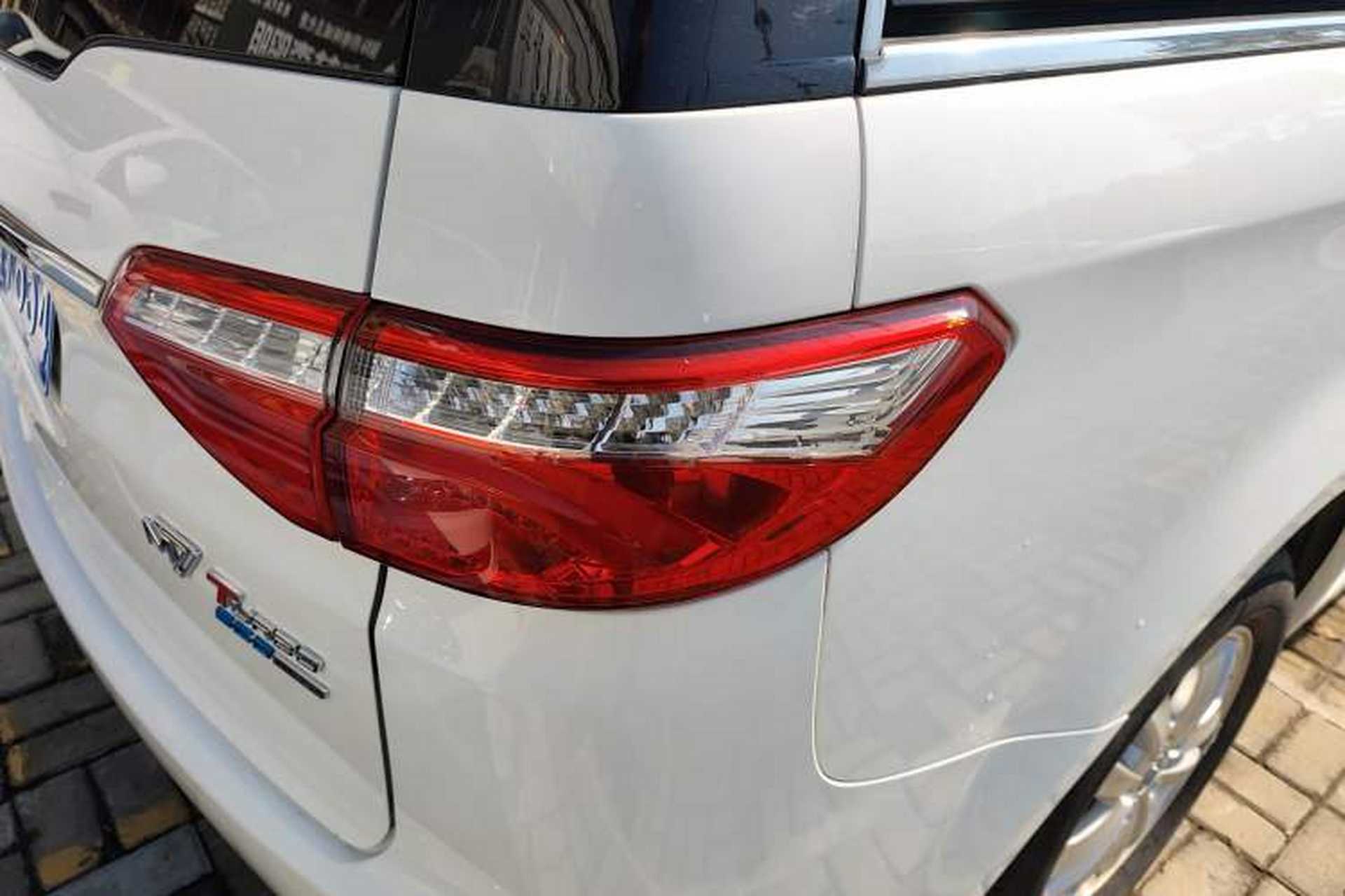 Used Luxgen Great 7 MPV 2016 2.0T Luxury Model Right Rear Taillight