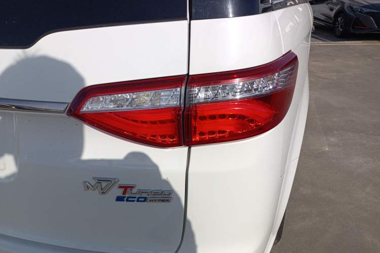 Used Luxgen Great 7 MPV 2016 2.2T Smart Enjoyment Version Right Rear Taillight