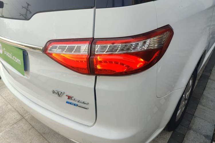 Used Luxgen Great 7 MPV 2016 2.0T Luxury Model Right Rear Taillight