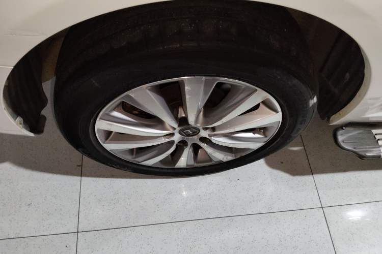 Used Luxgen Great 7 MPV 2016 2.2T Smart Enjoyment Version Right Rear Wheel Hub