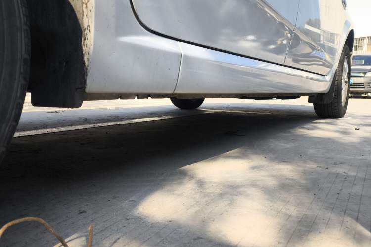 Used Luxgen Great 7 MPV 2016 2.0T Luxury Model Right Side Sill