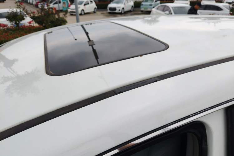 Used Luxgen Great 7 MPV 2016 2.0T Luxury Model Roof