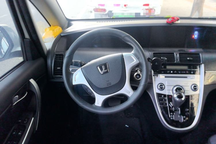 Used Luxgen Great 7 MPV 2016 2.0T Luxury Model Steering Wheel