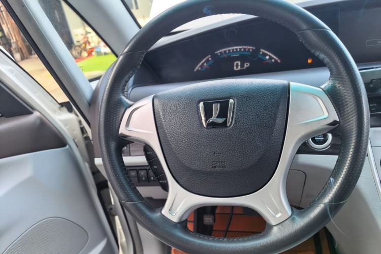 Used Luxgen Great 7 MPV 2016 2.0T Comfort Edition Steering Wheel
