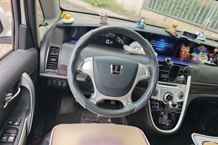 Used Luxgen Great 7 MPV 2016 2.0T Luxury Model Steering Wheel