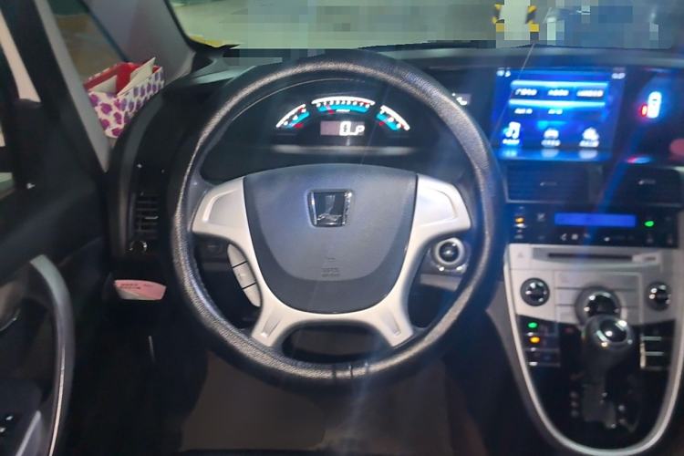 Used Luxgen Great 7 MPV 2016 2.0T Comfort Edition Steering Wheel