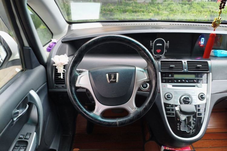 Used Luxgen Great 7 MPV 2016 2.0T Comfort Edition Steering Wheel