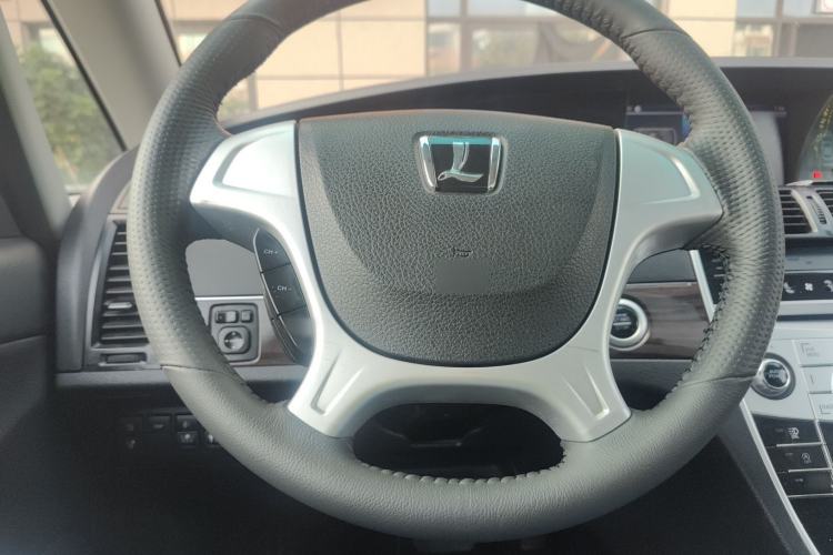 Used Luxgen Great 7 MPV 2016 2.0T Luxury Model Steering Wheel