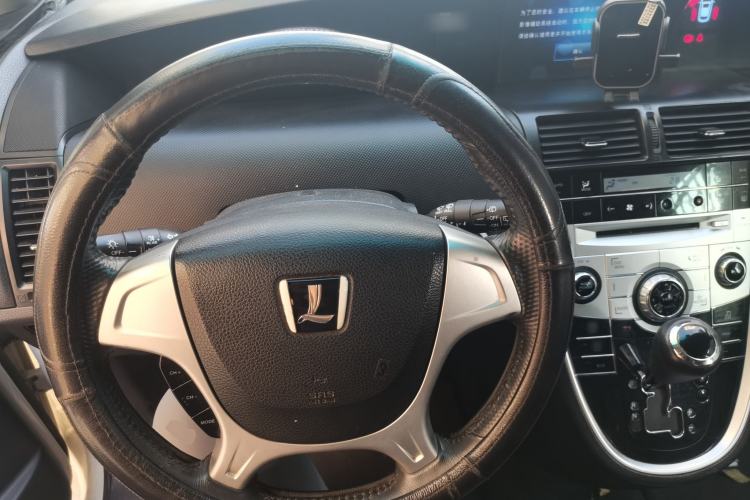 Used Luxgen Great 7 MPV 2016 2.0T Luxury Model Steering Wheel