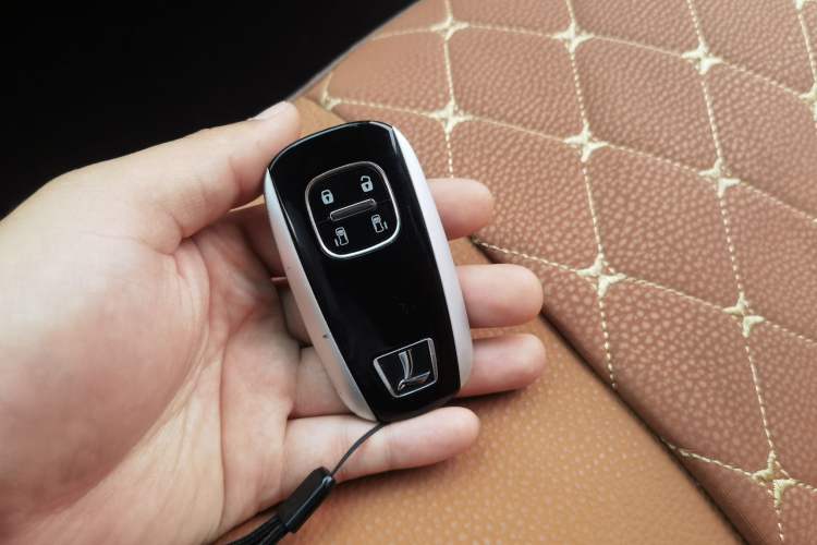 Used Luxgen Great 7 MPV 2016 2.0T Luxury Model Vehicle Key