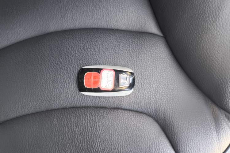 Used Luxgen Great 7 MPV 2016 2.0T Luxury Model Vehicle Key