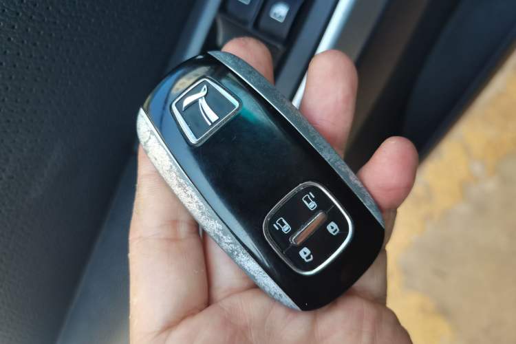Used Luxgen Great 7 MPV 2016 2.0T Luxury Model Vehicle Key
