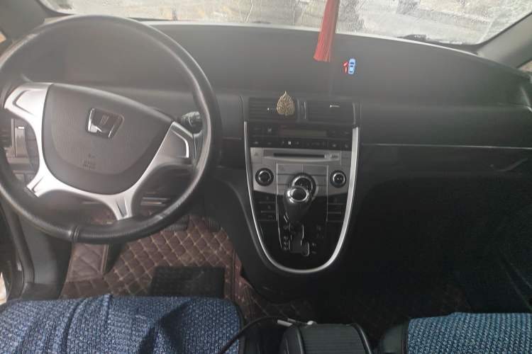 Used Luxgen Great 7 MPV 2019 2.0T Comfort Edition Center Console