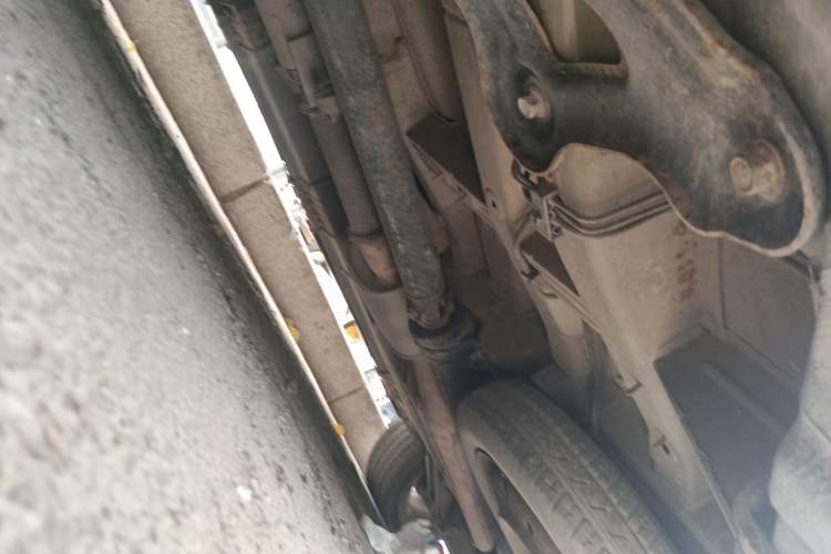 Used Luxgen Great 7 SUV 2011 2.2T Four-Wheel Drive ZhiZun Version Chassis Front Left