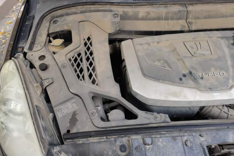Used Luxgen Great 7 SUV 2011 2.2T Two-Wheel Drive Smart Version Engine Bay Right