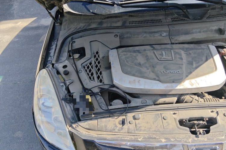Used Luxgen Great 7 SUV 2011 2.2T Four-Wheel Drive ZhiZun Version Engine Bay Right