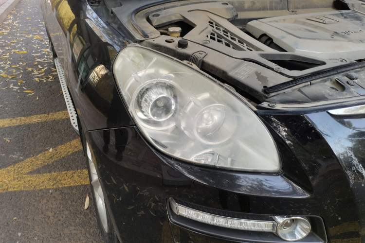 Used Luxgen Great 7 SUV 2011 2.2T Two-Wheel Drive Smart Version Right Front Headlight