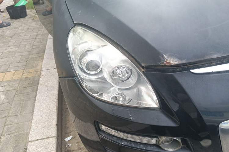 Used Luxgen Great 7 SUV 2011 2.2T Four-Wheel Drive ZhiZun Version Right Front Headlight