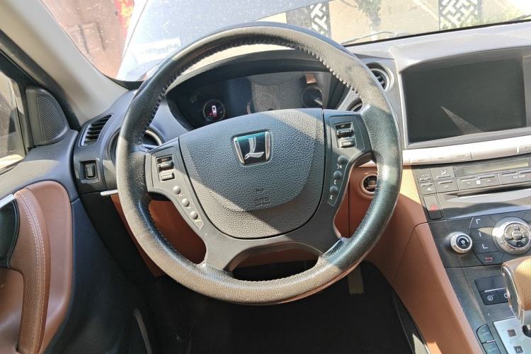 Used Luxgen Great 7 SUV 2011 2.2T Four-Wheel Drive ZhiZun Version Steering Wheel