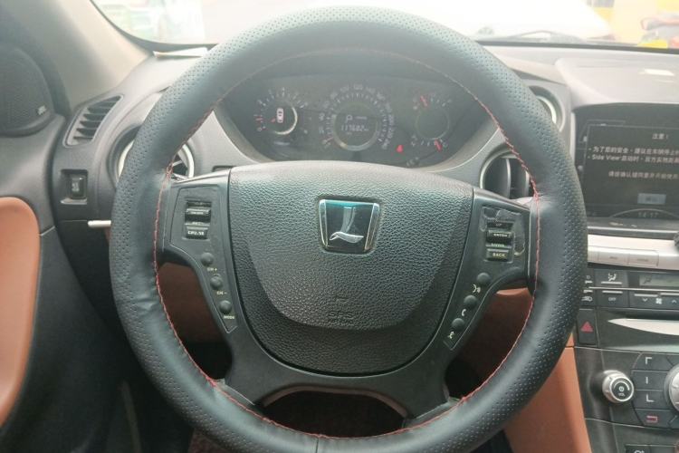 Used Luxgen Great 7 SUV 2011 2.2T Four-Wheel Drive ZhiZun Version Steering Wheel