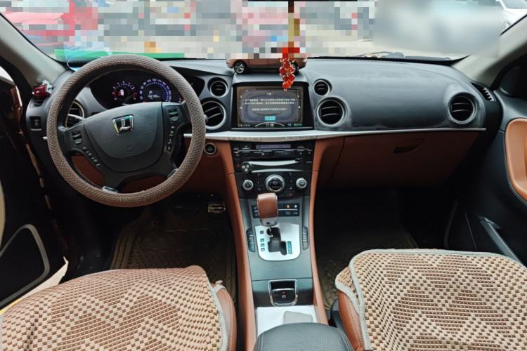 Used Luxgen Great 7 SUV 2011 2.2T Four-Wheel Drive ZhiZun Version Center Console