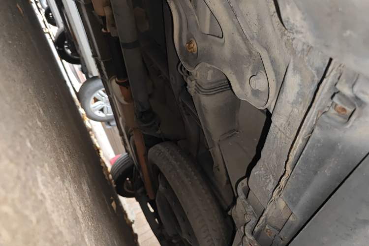 Used Luxgen Great 7 SUV 2011 2.2T Four-Wheel Drive ZhiZun Version Chassis Front Left