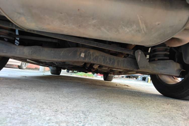 Used Luxgen Great 7 SUV 2011 2.2T Four-Wheel Drive ZhiZun Version Chassis Rear