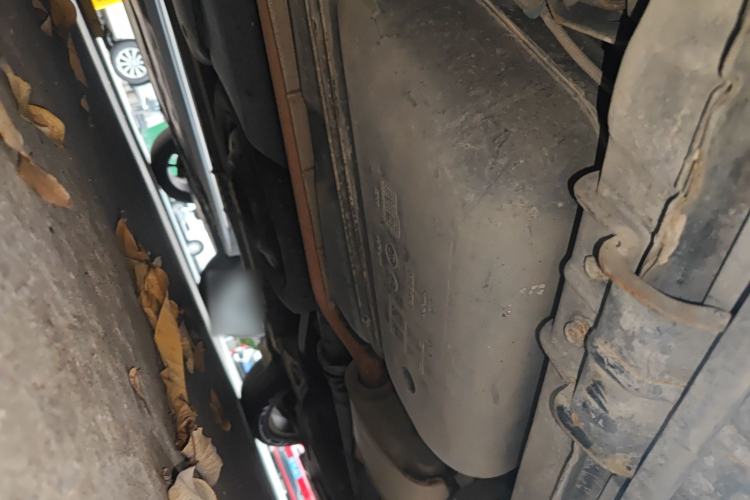 Used Luxgen Great 7 SUV 2011 2.2T Four-Wheel Drive ZhiZun Version Chassis Rear Right
