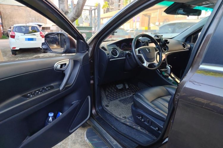 Used Luxgen Great 7 SUV 2011 2.2T Four-Wheel Drive ZhiZun Version Driver Seat